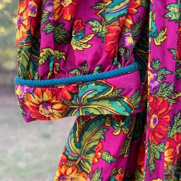 Beautiful Wee Clancy Classic Dress in Vibrant Colors - Picture 3 of 5